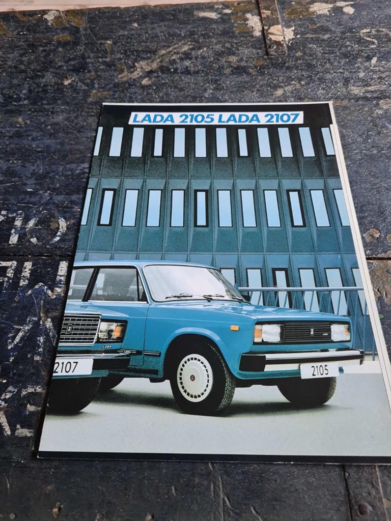 Lada 2105 / 2107, Boeken, Auto's | Folders en Tijdschriften, Ophalen of Verzenden, Overige merken