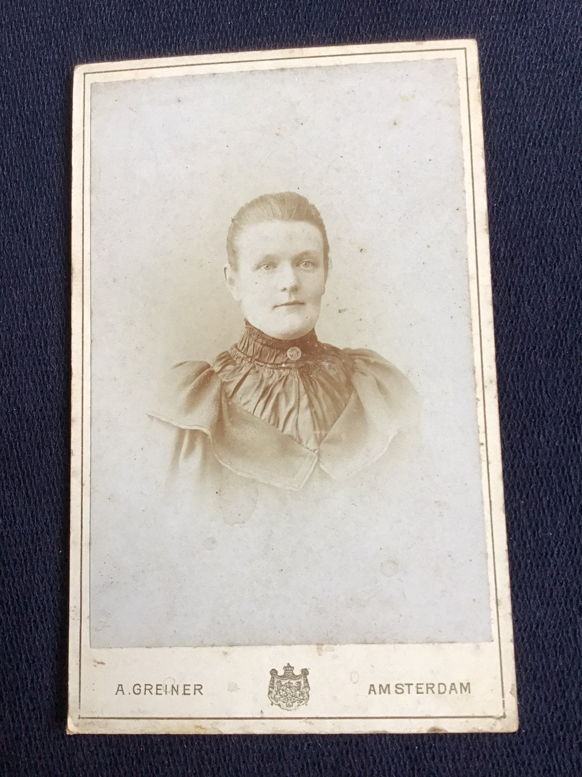 CDV, Dame, ALBERT GREINER, AMSTERDAM, Carte de Visite 2, Verzamelen, Foto's en Prenten, Ophalen of Verzenden, Voor 1940, Gebruikt