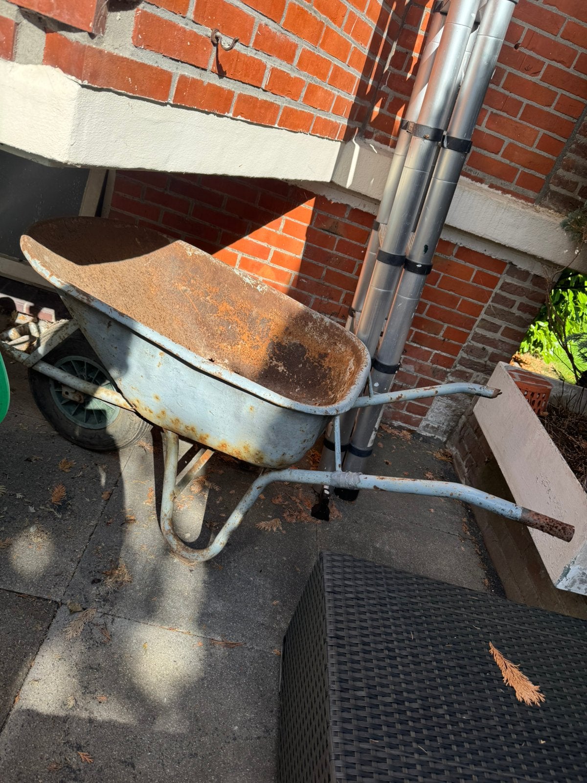Oud ijzer: Kruiwagen/tuindecoratie, Tuin en Terras, Kruiwagens, Ophalen, Gebruikt