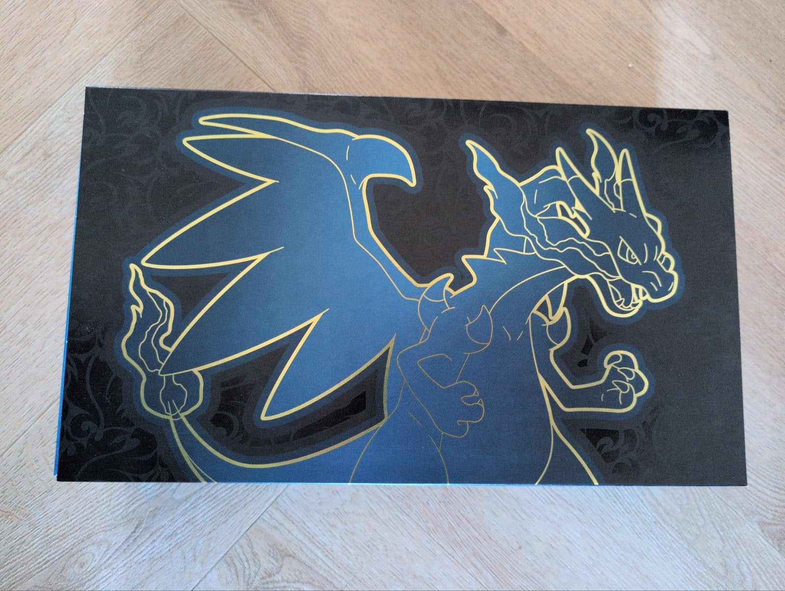Mega Charizard X ex UPC box (geen boosters), Hobby en Vrije tijd, Verzamelkaartspellen | Pokémon, Ophalen of Verzenden