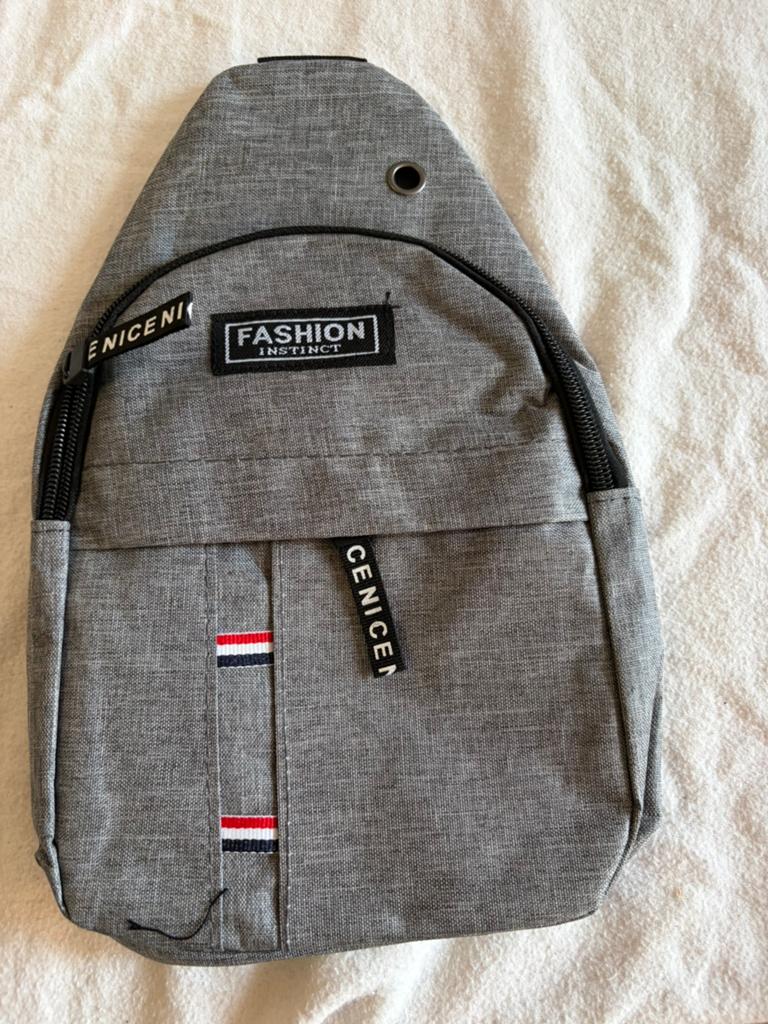 Nieuwe crossbody schoudertas van het merk Fashion Instinct., Ophalen of Verzenden, Zo goed als nieuw, Overige merken, Minder dan 30 cm