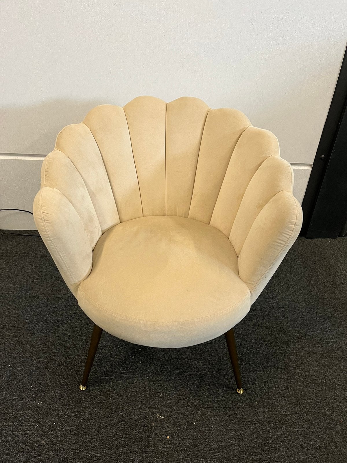 Luxe Beige Velvet Schelpstoel, Huis en Inrichting, Ophalen, Zo goed als nieuw, Minder dan 75 cm, 50 tot 75 cm