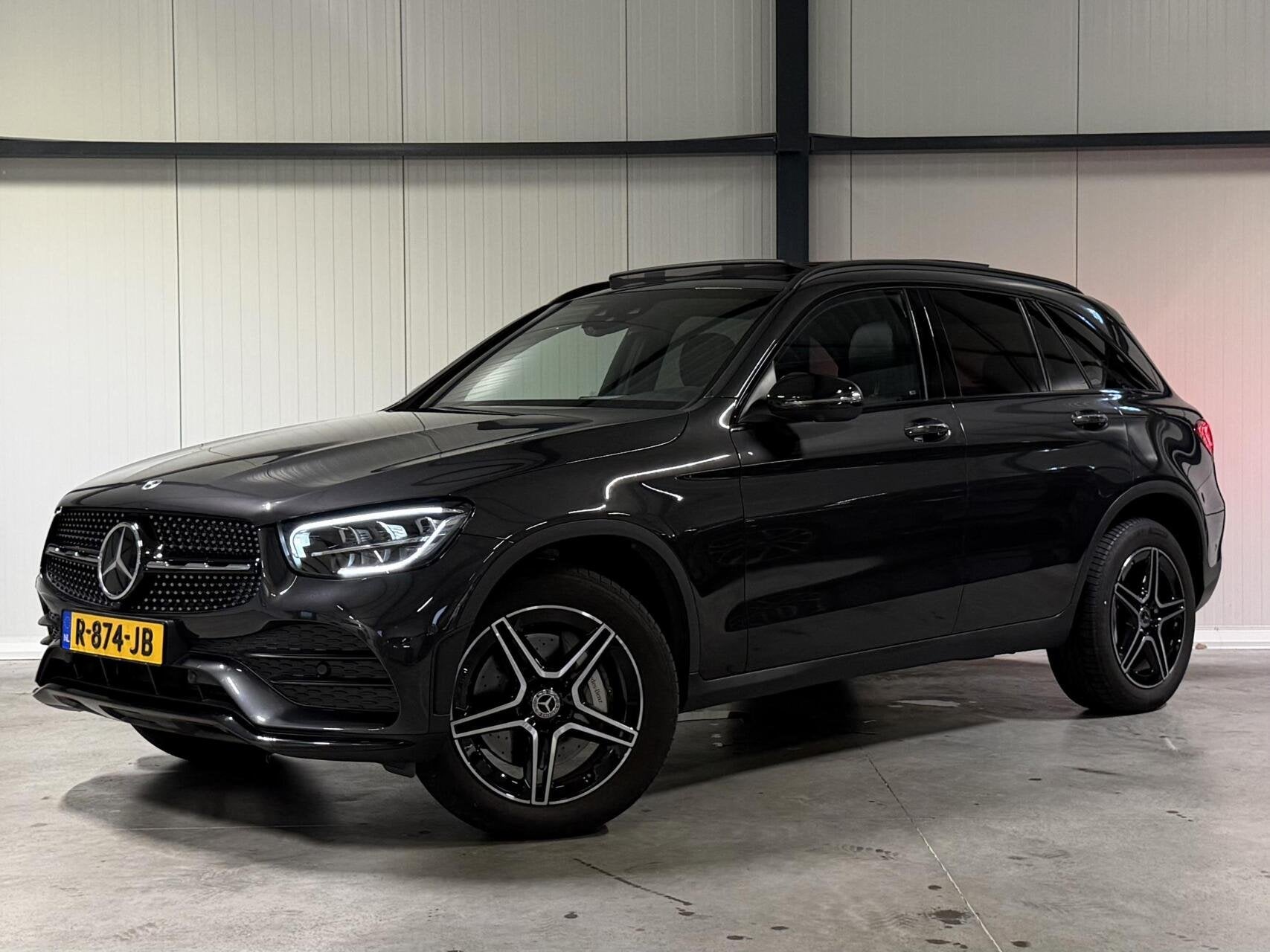 Mercedes GLC-klasse 300e 4MATIC AMG Pano Virtual Trekhaak, Auto's, Automaat, Gebruikt, Euro 6, 4 cilinders