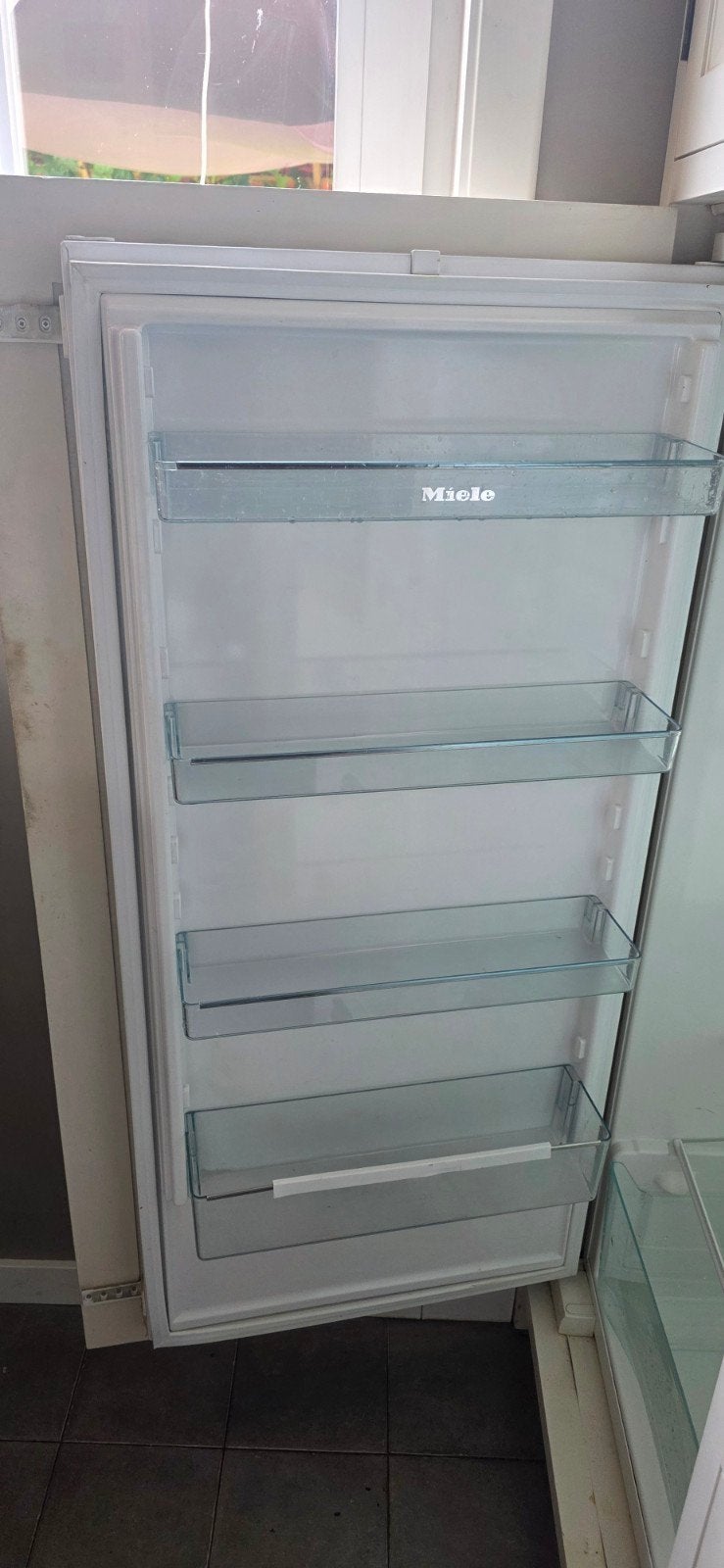 Miele K 34122 i Inbouwkoelkast - Zo goed als nieuw, Ophalen, Zonder vriesvak, 200 liter of meer, 60 cm of meer