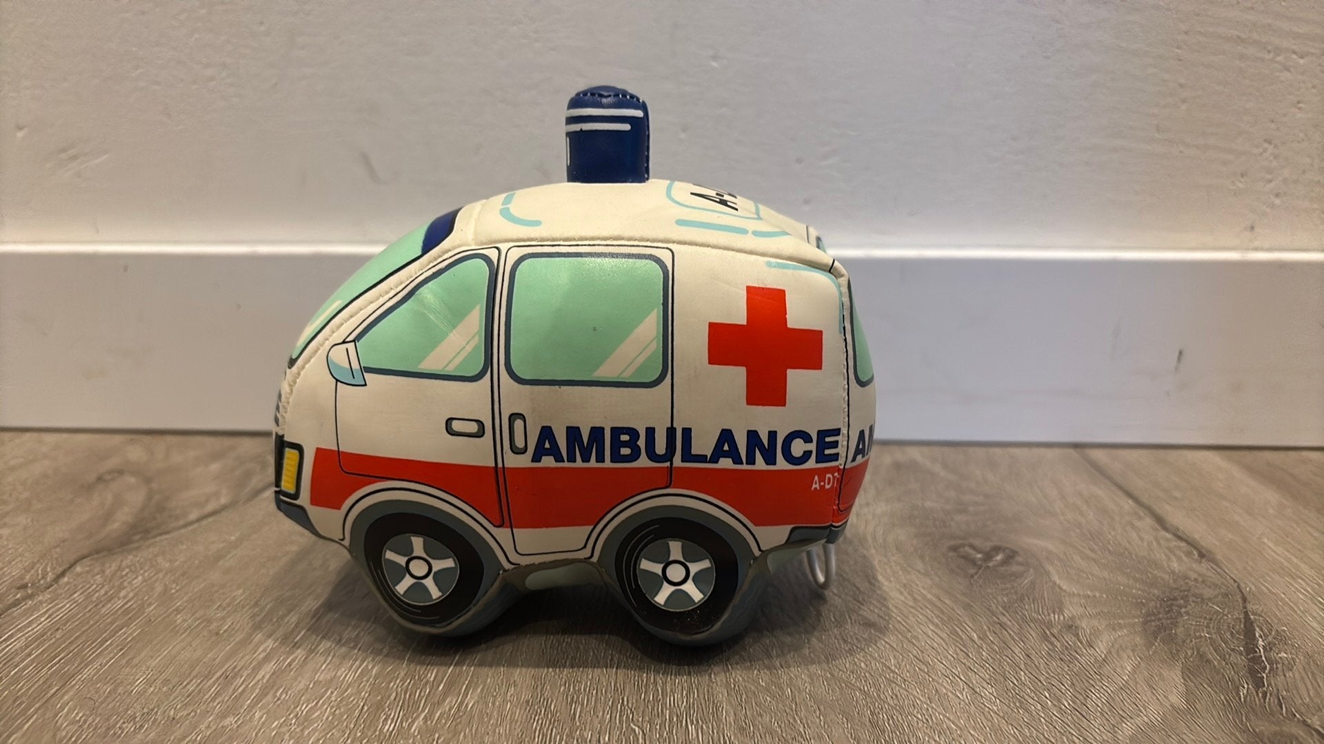 Ambulance met touwtje, Ophalen of Verzenden, Zo goed als nieuw