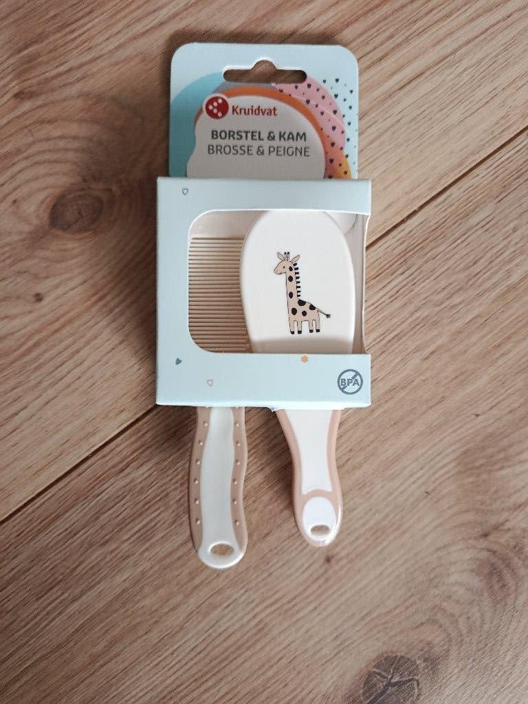 Kruidvat Borstel & Kam Set met Giraffe – Baby NIEUW, Kinderen en Baby's, Ophalen of Verzenden, Nieuw, Kruidvat