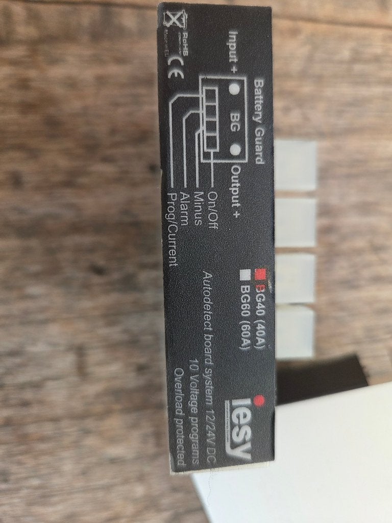 Samlex Waterdichte Accu Bewaker BG40 12/24V 40A, Gebruikt