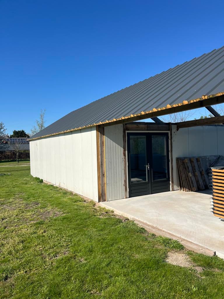 Ruime schuur/bijgebouw - Ideaal als werkschuur of tuinhuis, Ophalen, Overige materialen, Gebruikt, 3 ramen of meer