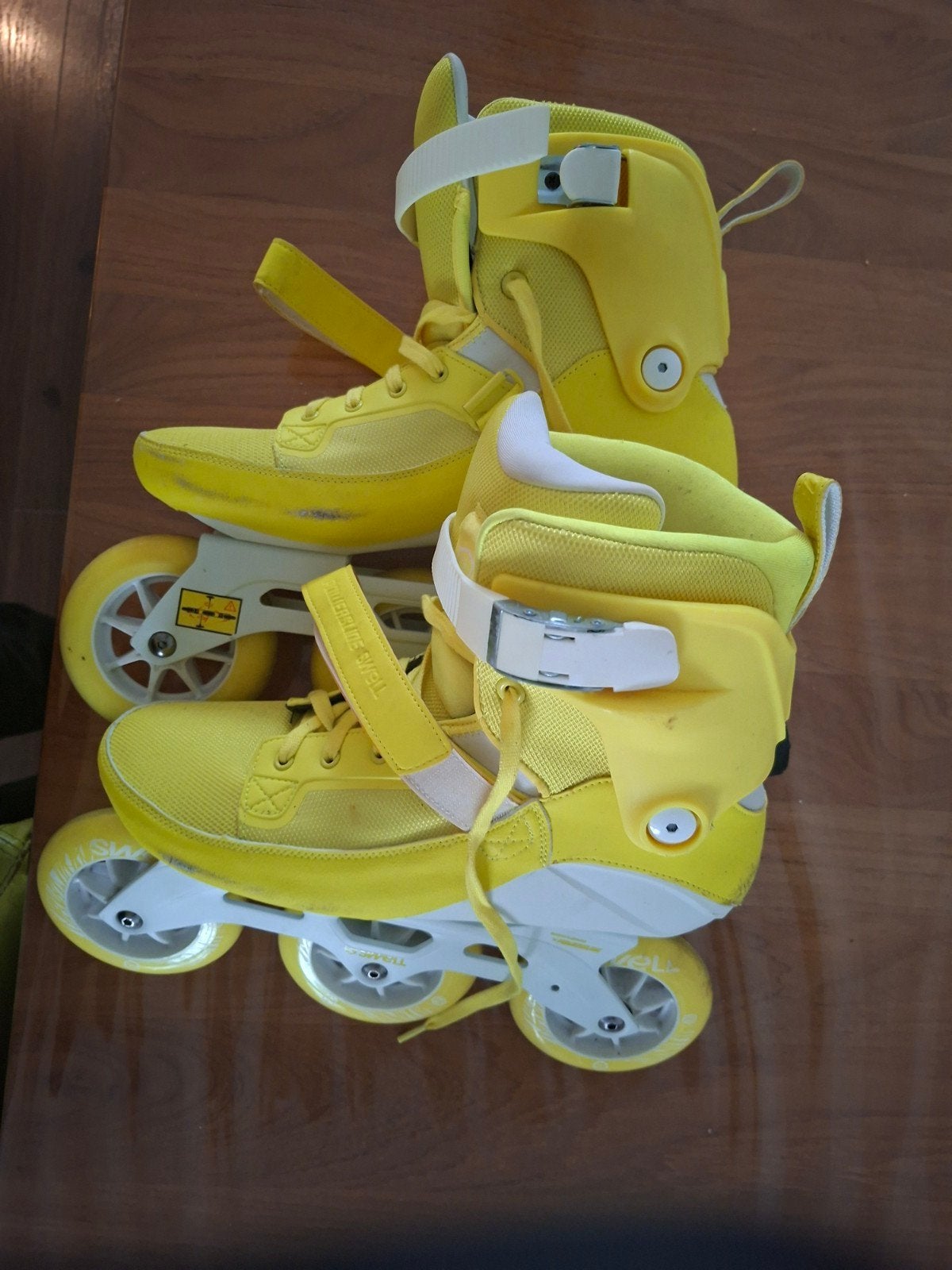 Powerslide Swell Trinity 100 Skeelers - Geel, Ophalen of Verzenden, Inline skates 4 wielen, Verstelbaar, Gebruikt