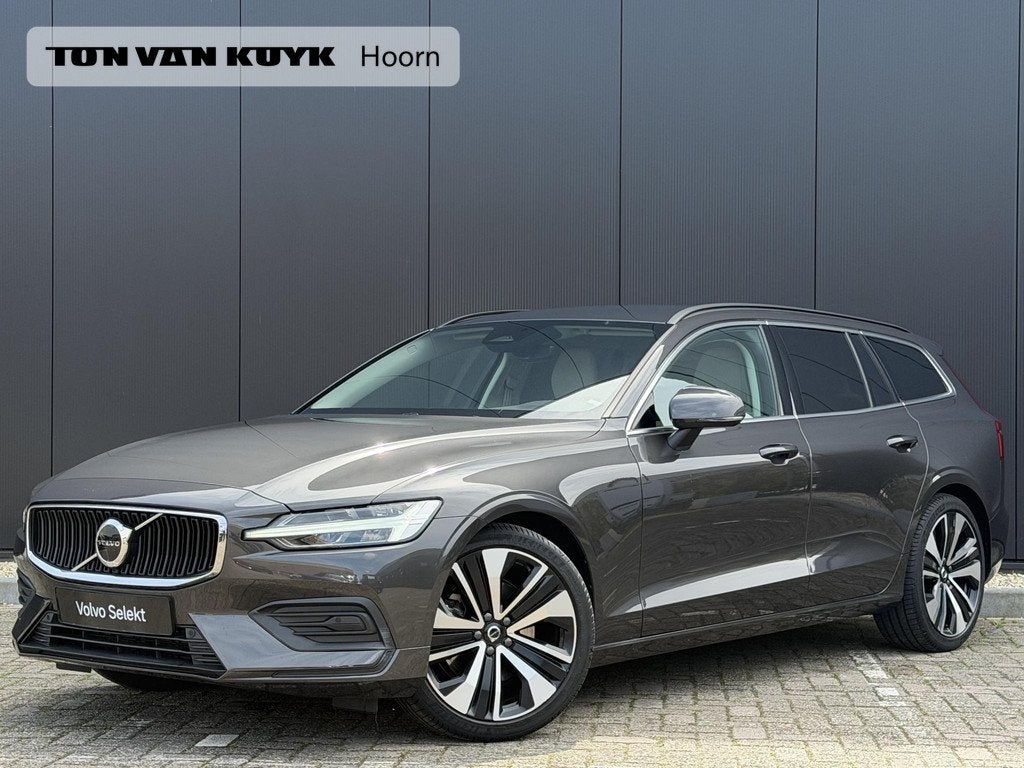 Volvo V60 2.0 B3 Core intellisafe/ keyless entry/ climate li