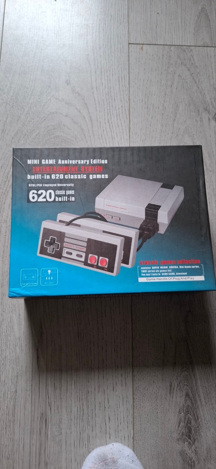 Mini Game Anniversary Edition met 620 ingebouwde games, Spelcomputers en Games, Ophalen, Zo goed als nieuw, Met 2 controllers