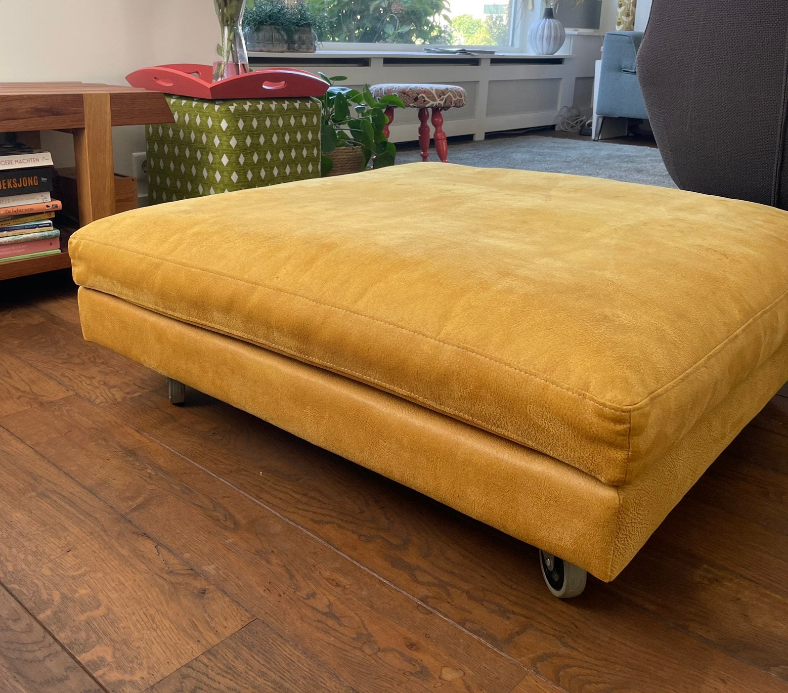 Hocker op wieltjes, Ophalen, Vierkant, 75 tot 100 cm, Zo goed als nieuw