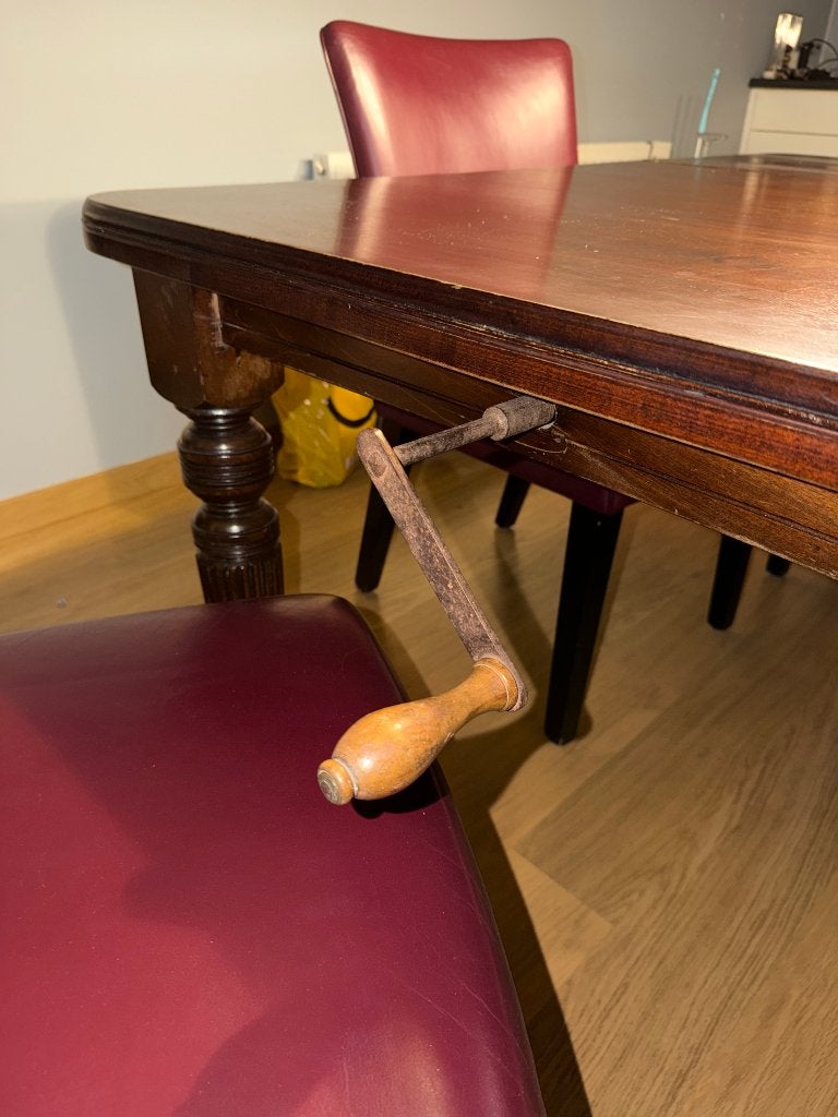 Engelse slingertafel wind-out table + stoelen, Ophalen