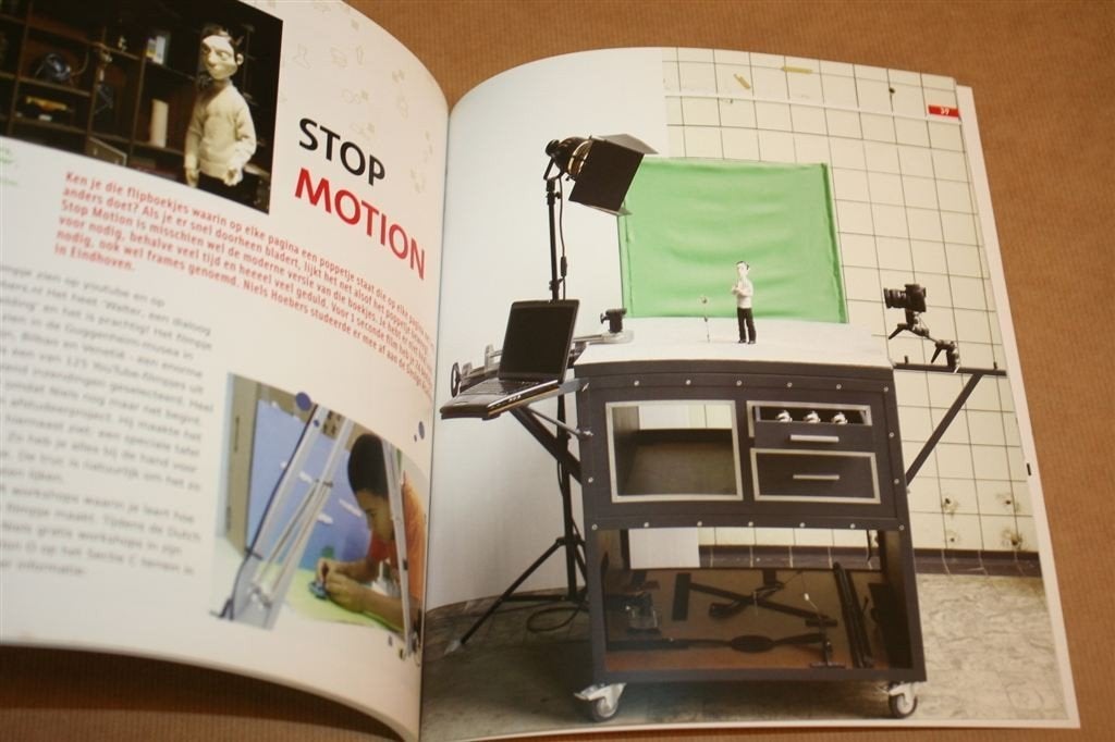 Dutch Design — Dada Kunsttijdschrift, Ophalen of Verzenden, Gelezen, Fotografen