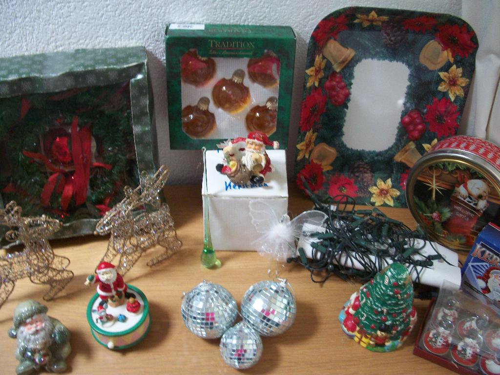 Kerst Blad Kerstkleed Kerstlichtjes Kerstkaarsjes - per stuk, Diversen, Ophalen of Verzenden, Zo goed als nieuw