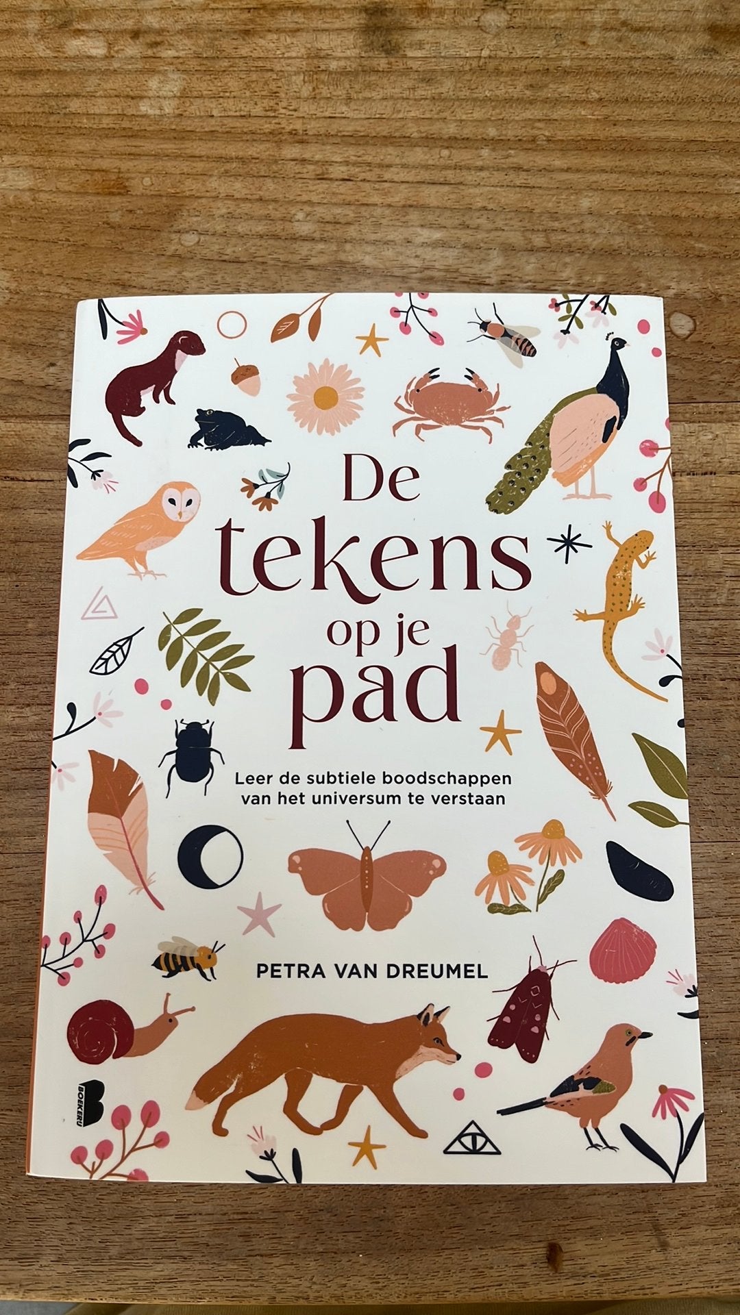 Boek De tekens op je pad.- Petra van Dreumel, Boeken, Ophalen of Verzenden, Zo goed als nieuw, Spiritualiteit algemeen, Achtergrond en Informatie
