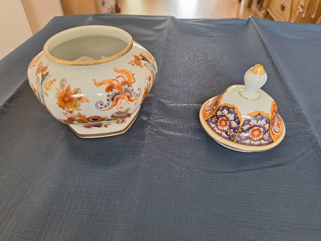 Antieke Vaas met Deksel, Ophalen
