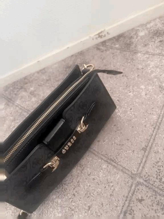 Guess handtas, Sieraden, Tassen en Uiterlijk, Tassen | Damestassen, Ophalen of Verzenden, Zo goed als nieuw, Zwart, Handtas