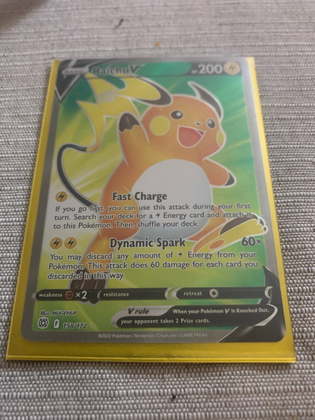 Pokémon Kaart Raichu V Full Art 158/172 Brilliant Stars, Ophalen, Zo goed als nieuw, Losse kaart