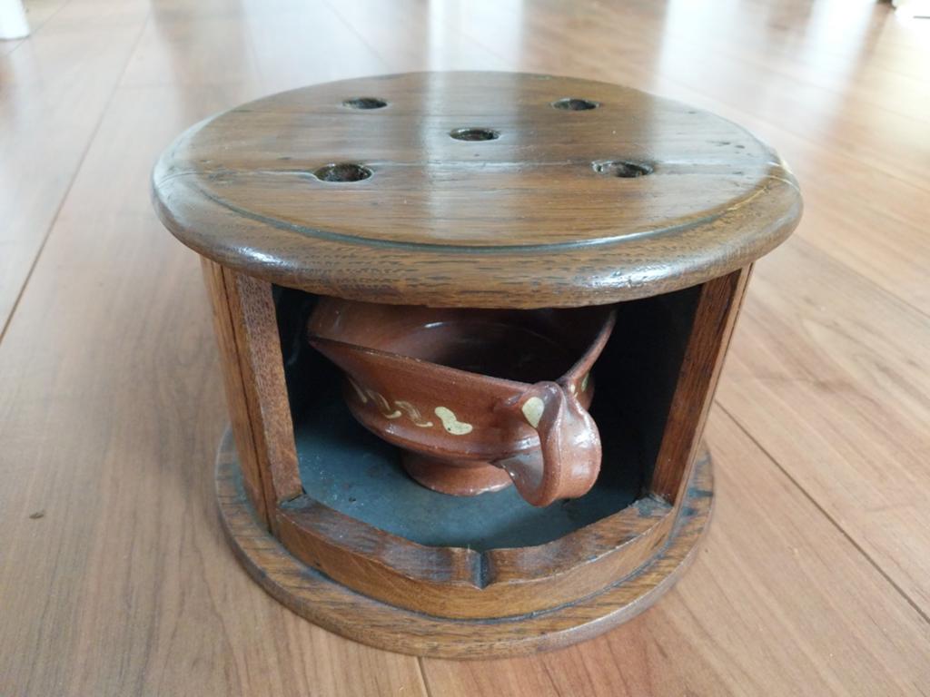 Houten voeten stoof met schaaltje, Antiek en Kunst, Curiosa en Brocante, Ophalen of Verzenden