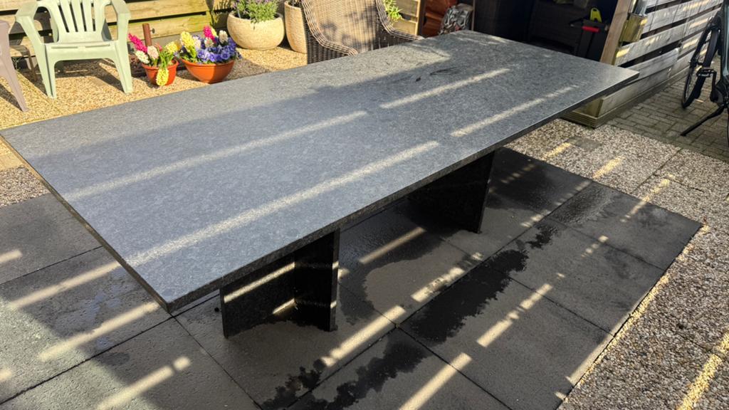 Granieten tuintafel 240x100 z.g.a.n., Tuin en Terras, Tuintafels, Ophalen, Zo goed als nieuw, Rechthoekig, Overige materialen