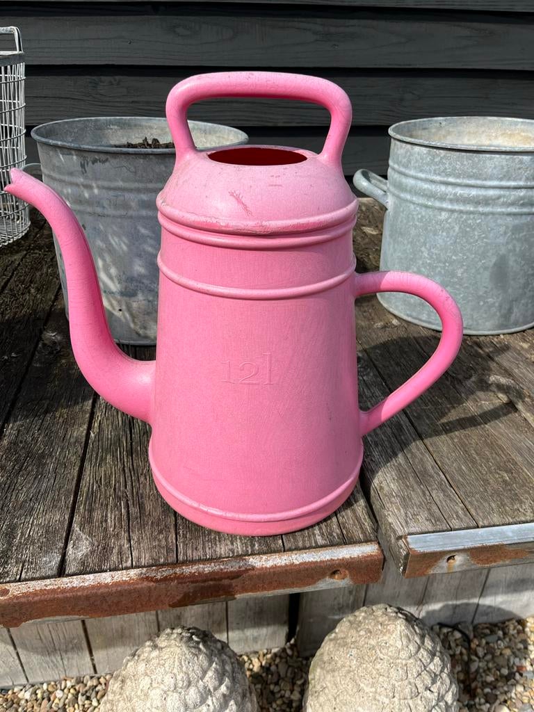 Grote roze kunststof gieter - 12 liter, Ophalen, Gebruikt, Kunststof