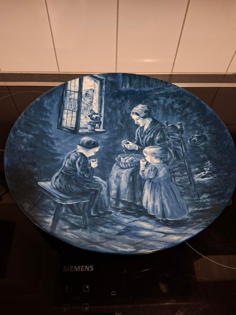 Delfts Blauw Wandbord "Jonge Moeder" C. Bouter, Antiek en Kunst, Antiek | Wandborden en Tegels, Ophalen of Verzenden