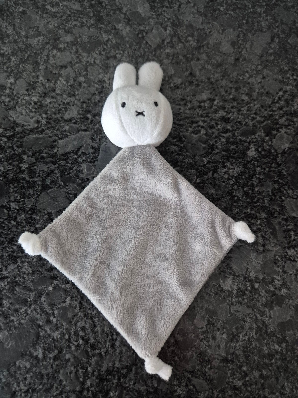 Sudocreme / Nijntje - Knuffeldoekje Nijntje Grijs, Ophalen of Verzenden, Konijn