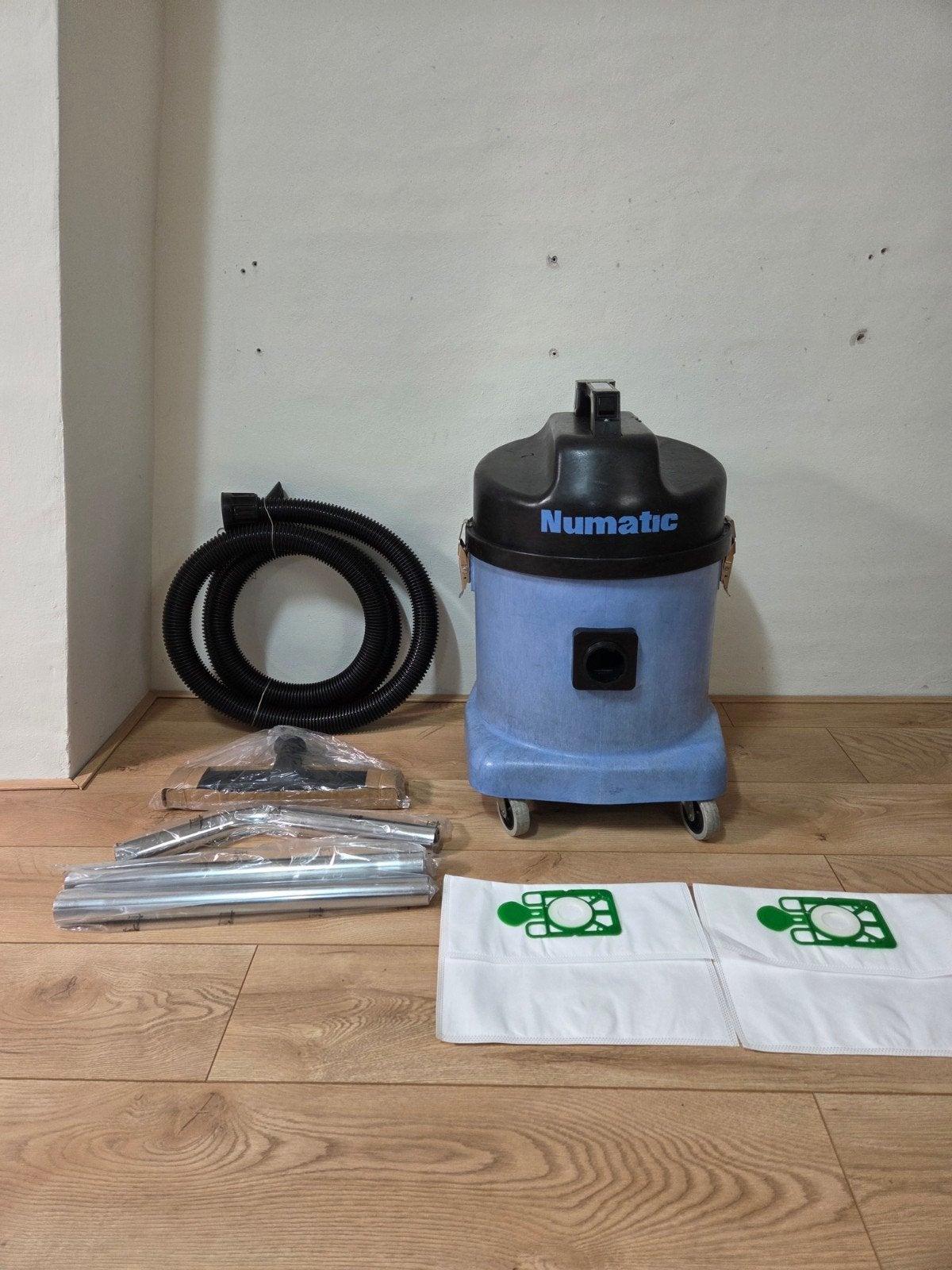 Numatic WV570 Industriële stofzuiger, Stofzak, Inclusief accessoires, Gebruikt, Numatic
