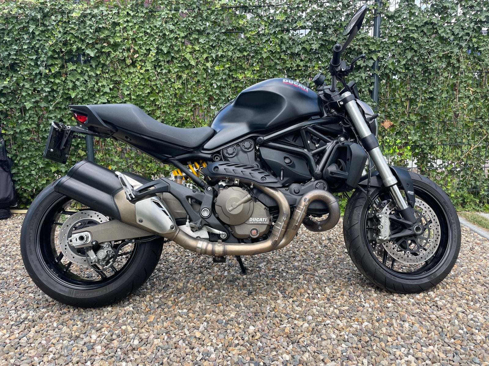 Ducati Monster 821 Stealth - Naked Bike (Nieuwstaat), 2 cilinders, Nieuw, Particulier, ABS