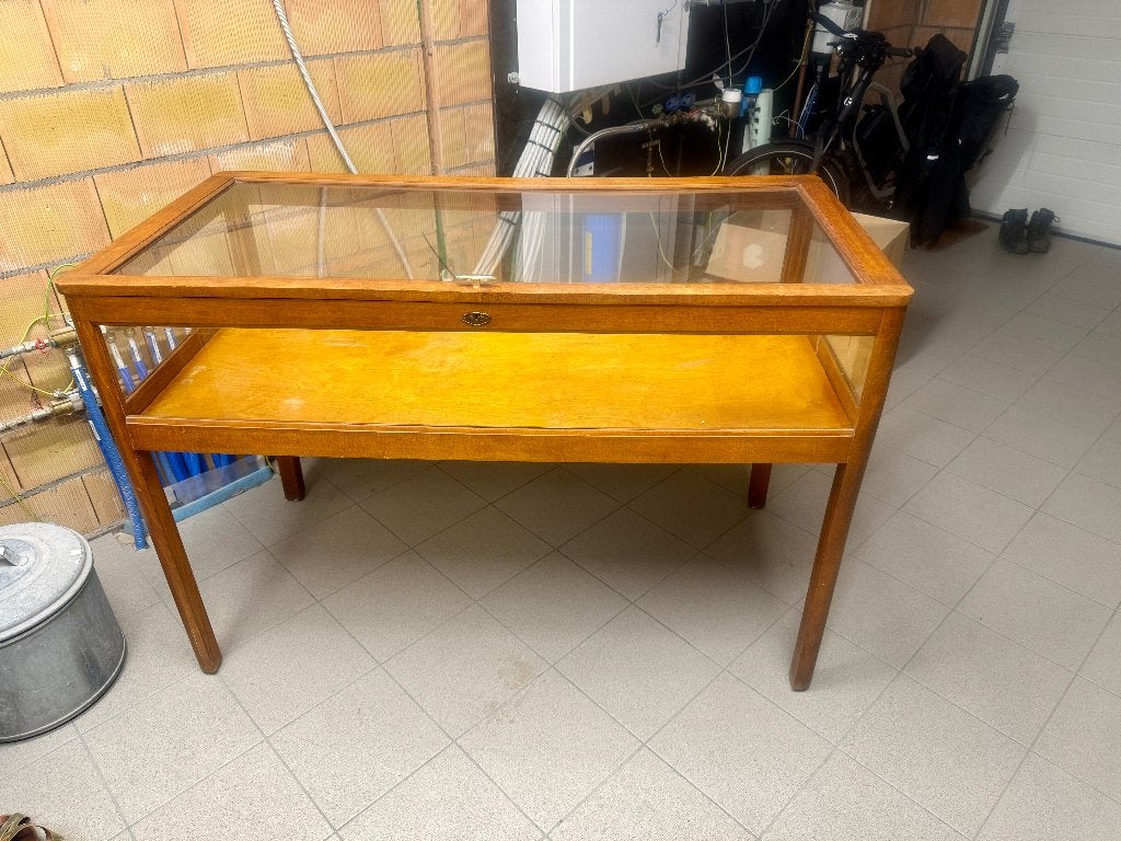 Vintage toonbank / vitrinekast / vitrinetafel, Ophalen, Gebruikt, Met klep(pen), 100 tot 150 cm