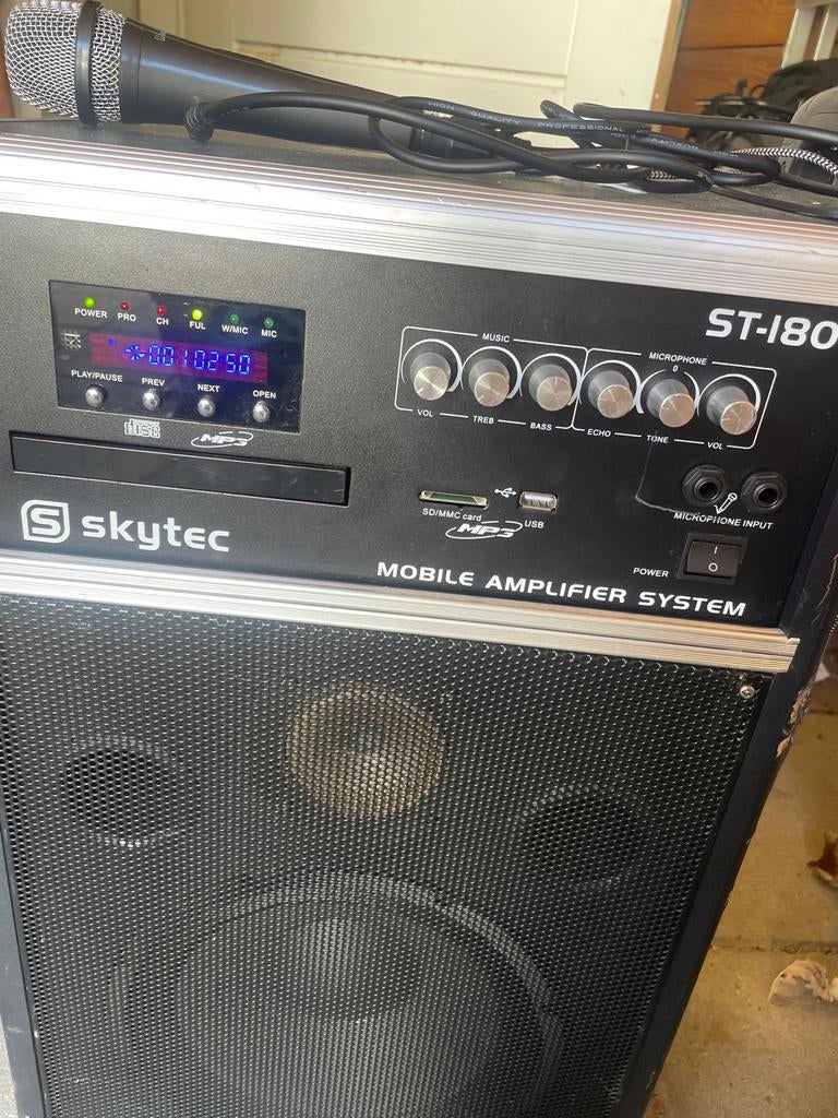 Skytec ST-180 Mobiel Versterkersysteem met Microfoon, Verzenden, Gebruikt