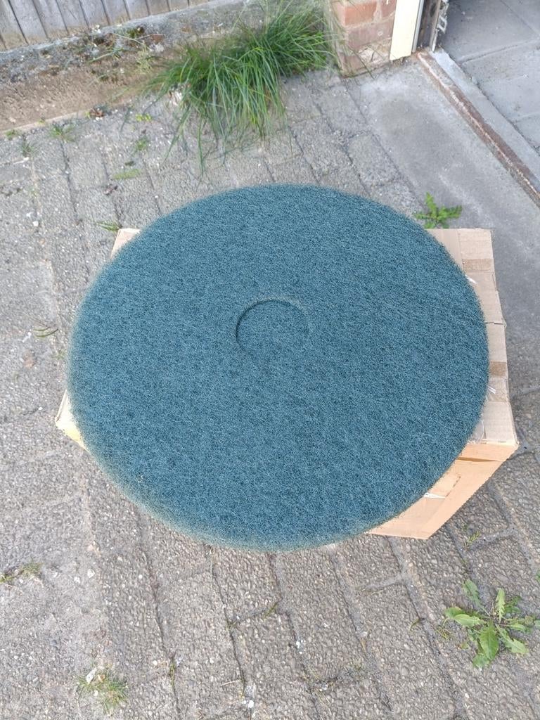 Vloerpads 18" voor schrob-/zuigmachine - Nieuw in doos, Ophalen of Verzenden