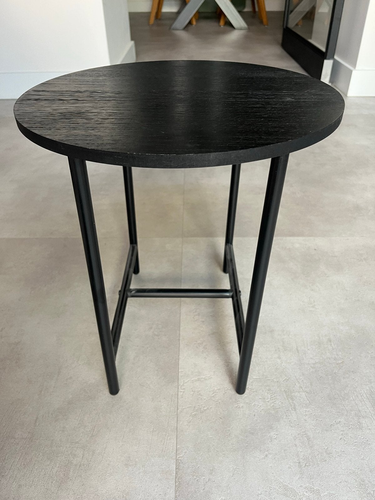 Ronde bijzettafel met houten blad en metalen onderstel, Ophalen, Minder dan 45 cm, Gebruikt, Rond