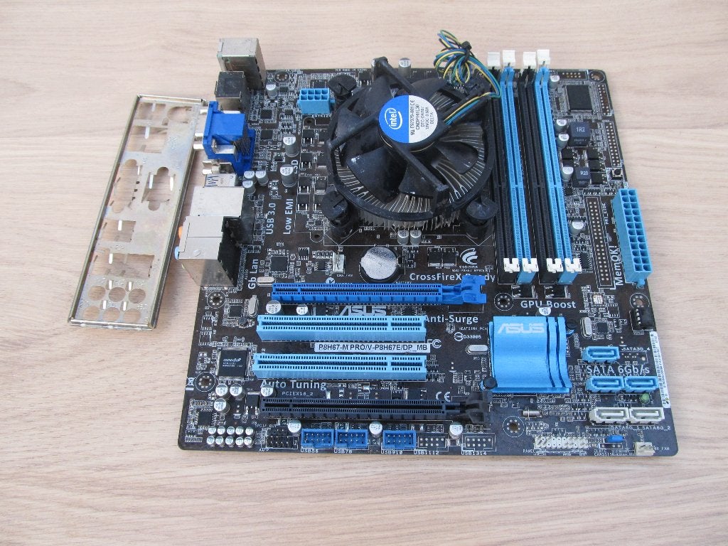 Asus P8H67-M Pro LGA 1155/Socket H2, Computers en Software, Ophalen, Gebruikt, DDR3, Micro-ATX