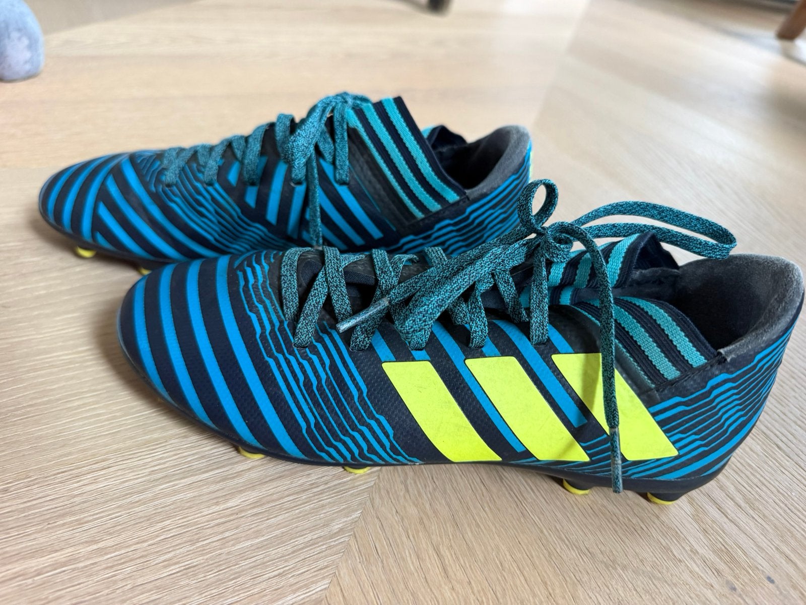Adidas nemeziz voetbalschoenen, Maat XS of kleiner, Schoenen, Ophalen of Verzenden, Zo goed als nieuw