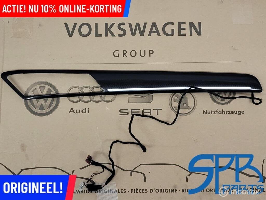 Interieurlijst VW GOLF 7 CARBON LED RECHTSVOOR 5G4858066ABBG, Auto-onderdelen, Gebruikt, Volkswagen, Ophalen of Verzenden