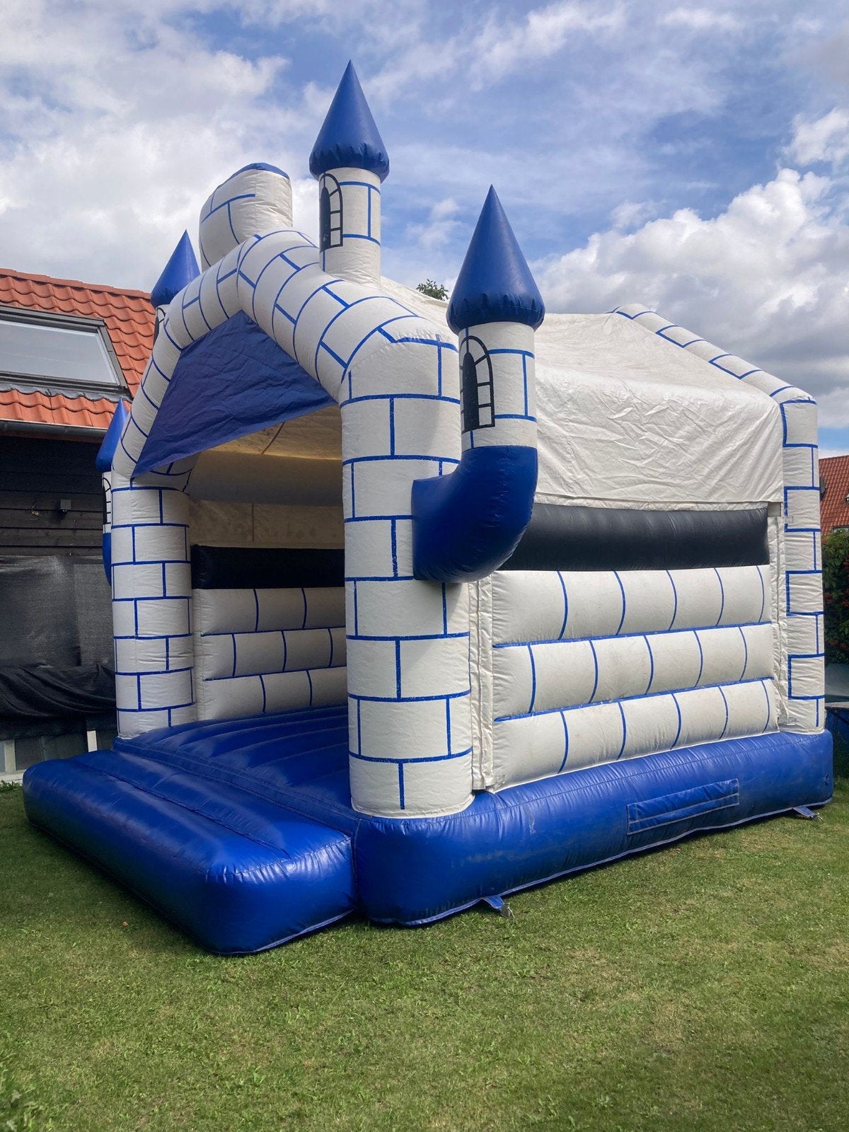 Te huur: Springkasteel Kasteel Blauw/Wit - Perfect voor Fees, Ophalen of Verzenden