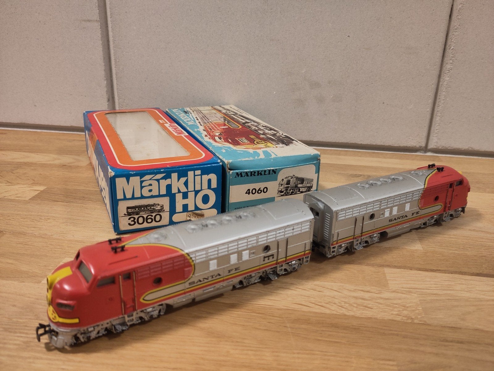 Nette Märklin H0 3060 + 4060 Santa Fe – Getest, beide OVP, Wisselstroom, Gebruikt, Locomotief, Ophalen of Verzenden