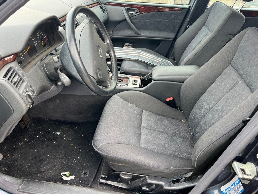 Mercedes-benz E-KLASSE 240 ELEGANCE, Auto's, Automaat, Achterwielaandrijving, Gebruikt, Zwart