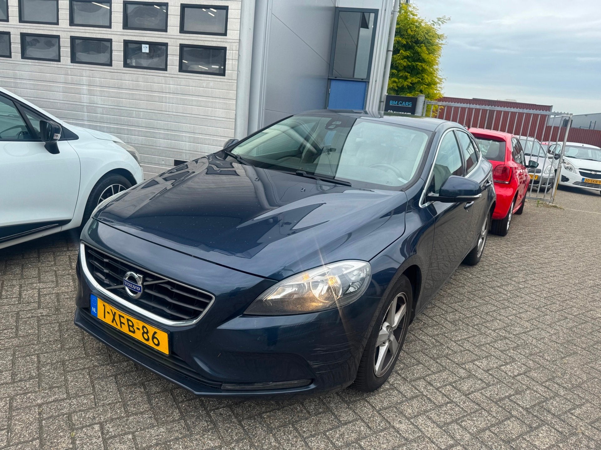 Volvo V40 2.0 D4 R-Design Business Airco, Auto's, Volvo, Voorwielaandrijving, Euro 5, Gebruikt, Blauw
