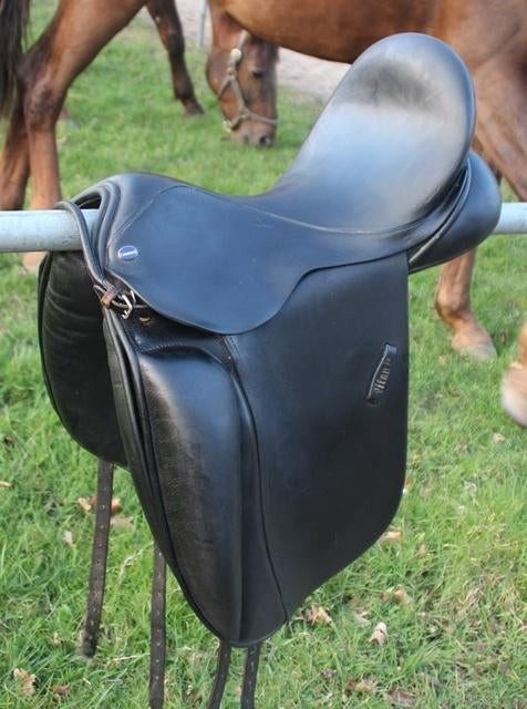 Prachtige dressuurzadel Euroriding Titan ll.  17,5 inch, Dieren en Toebehoren, Paarden en Pony's | Zadels, Ophalen of Verzenden