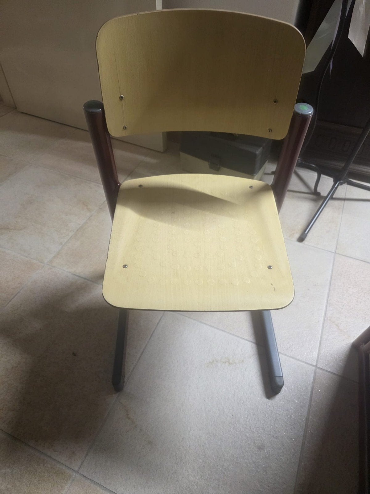 4 ijzeren stapelstoelen voor kinderen, Gebruikt, Overige kleuren, Ophalen of Verzenden, Vier