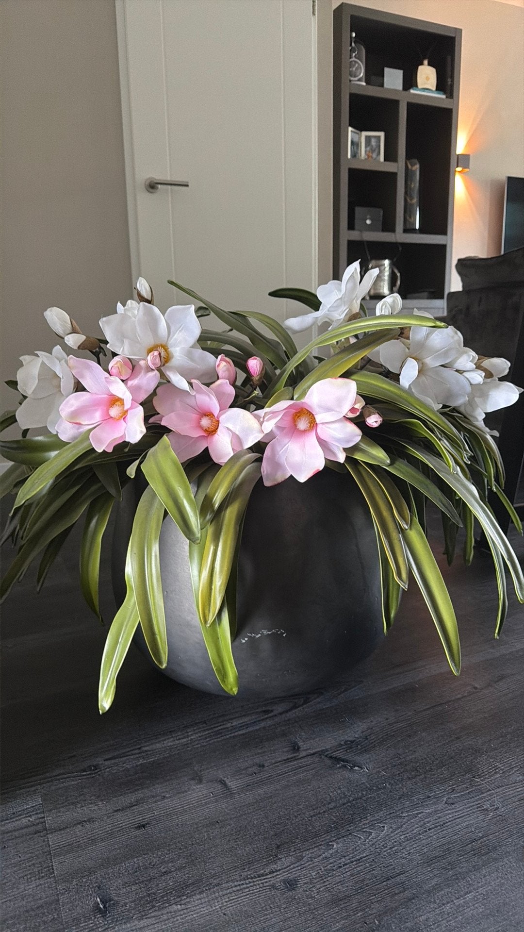 Pot met kunstbloemen, Huis en Inrichting, Ophalen, Binnen, Gebruikt, Zijde
