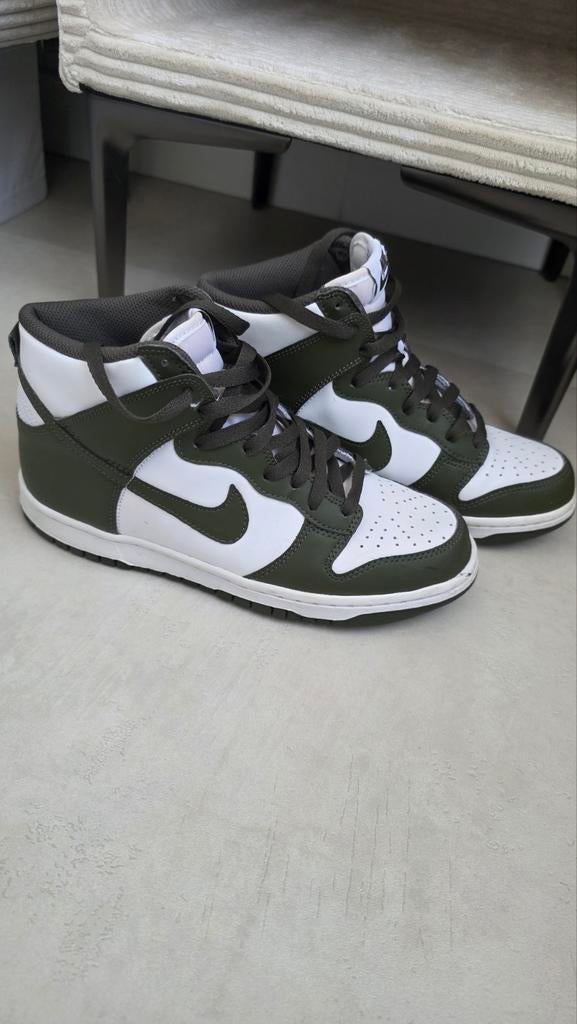 Nike Dunk High Cargo Khaki / White - maat 40, Kleding | Dames, Schoenen, Nike, Ophalen of Verzenden, Groen, Sneakers of Gympen