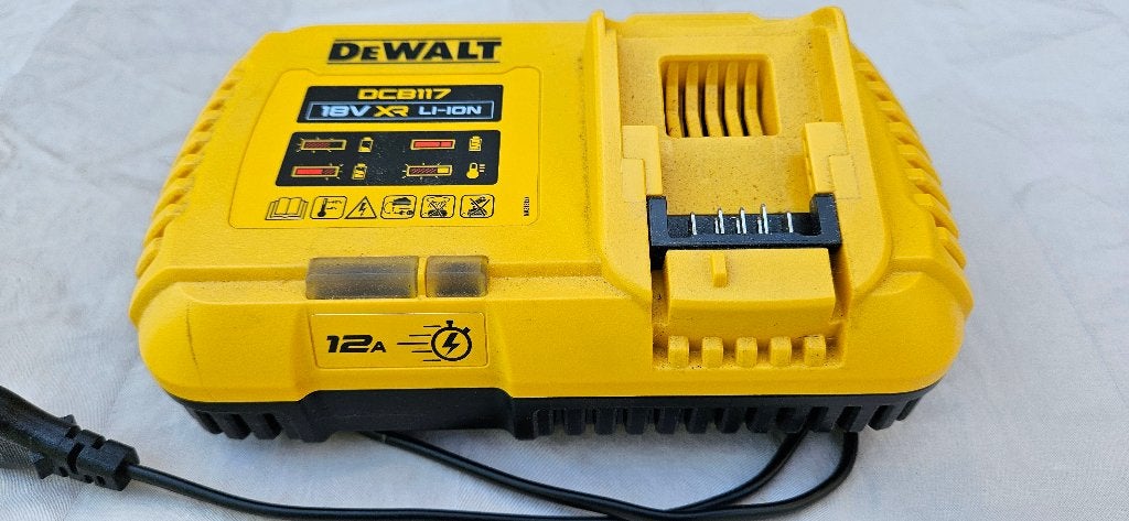 de walt lader 18V (DVB-117), Doe-het-zelf en Verbouw, Gereedschap | Boormachines, Ophalen of Verzenden, Zo goed als nieuw, Boor- en Schroefmachine