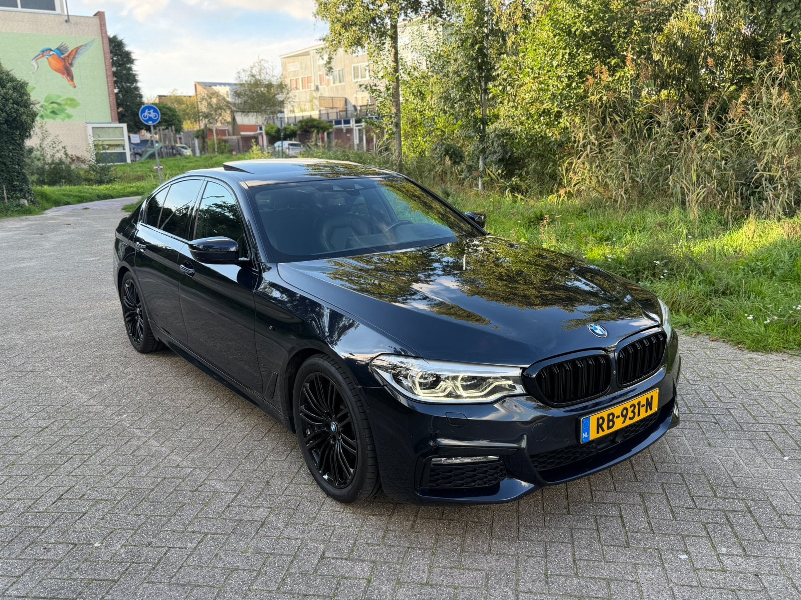 BMW 5 serie 540i M-Sport RWD 340pk B&W/HUD/Soft-Close/360°, Auto's, Automaat, Dealer onderhouden, 2000 kg, Leder