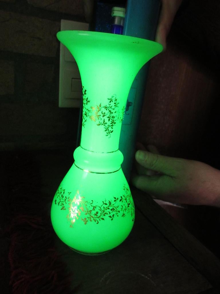 antieke Uranium vaas 19e eeuwse Franse Baccarat vaas opaline, Antiek en Kunst, Ophalen of Verzenden