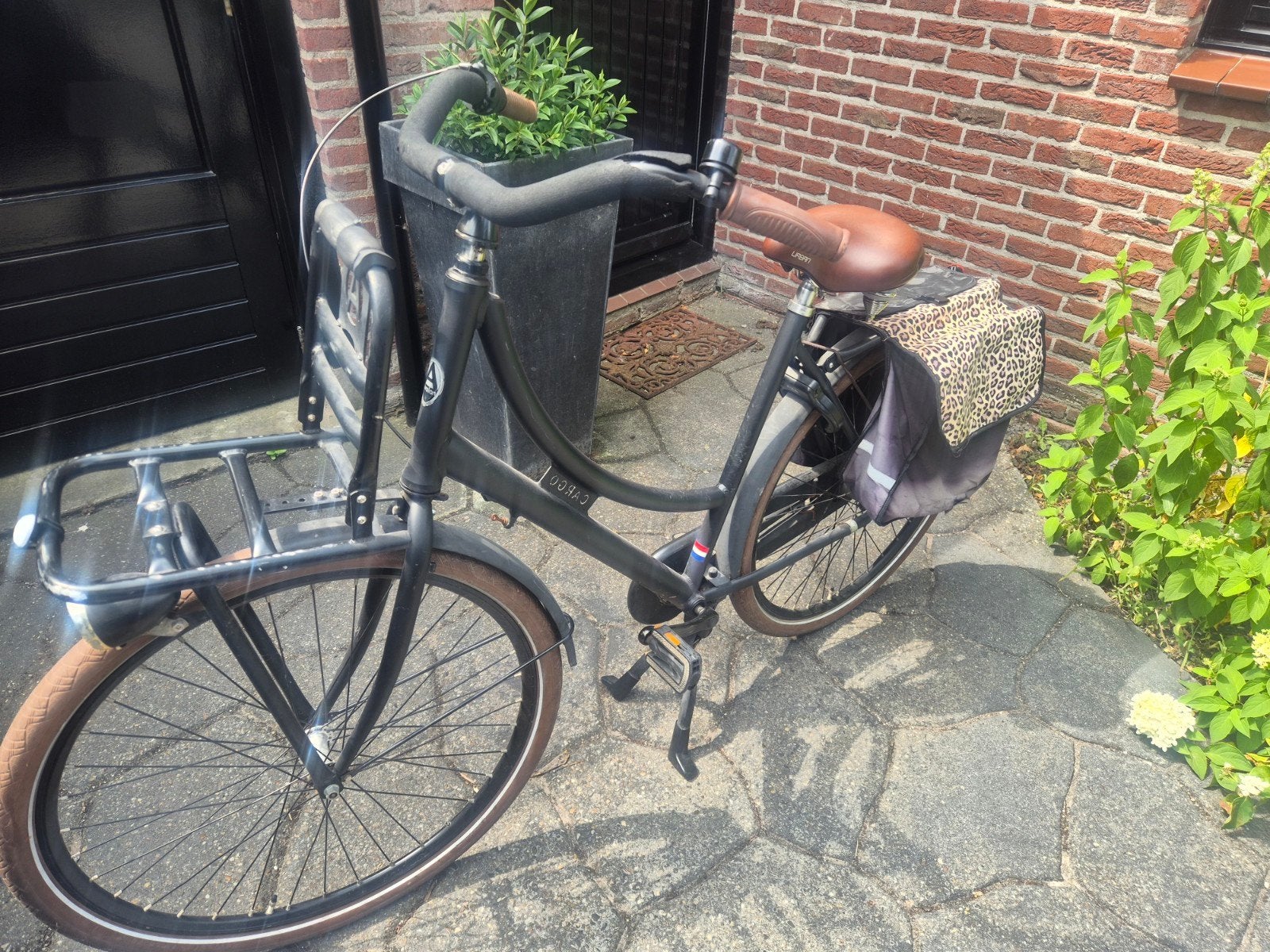 Stevige zwarte transportfiets met voordrager, Fietsen en Brommers, Fietsen | Dames | Damesfietsen, Velgrem, 50 tot 53 cm, Ophalen