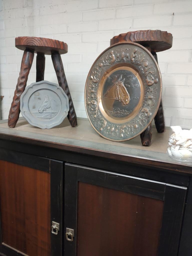 2 schalen met paarden hoofden, Ophalen, Bv, Rond, Nb